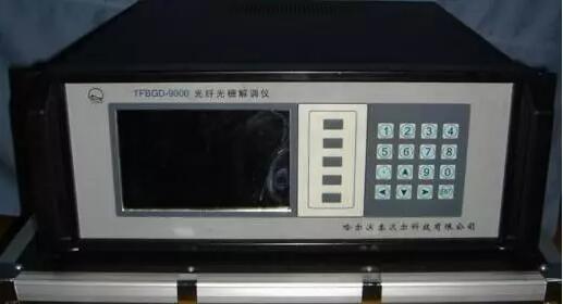 先將你要抄板的PCB板放到掃描儀中，啟動(dòng)掃描儀